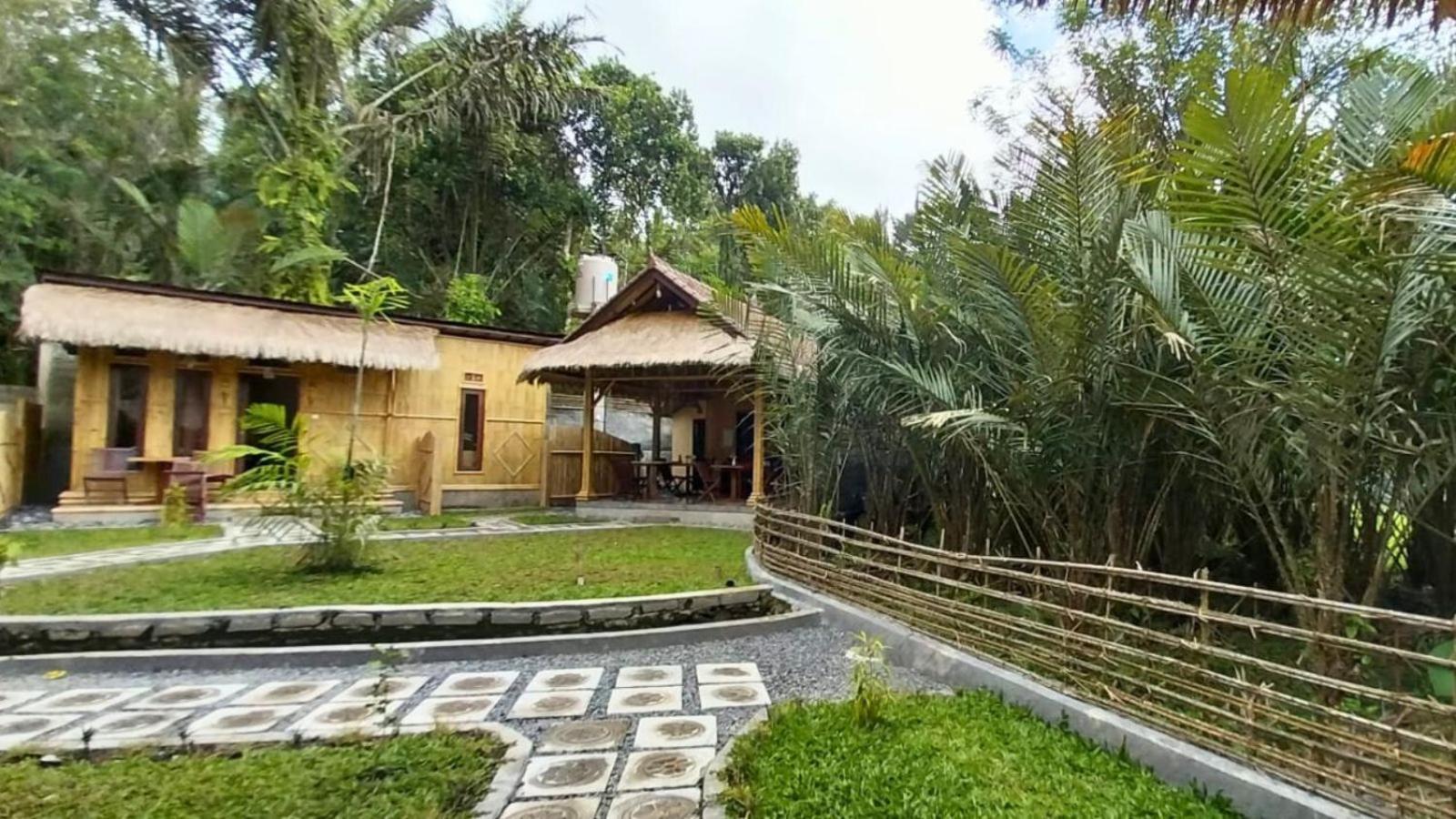 Pondok Sapta Sallaca Selat Zewnętrze zdjęcie